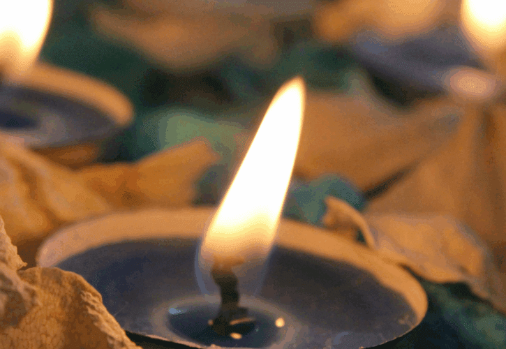 El significado espiritual de encender una vela